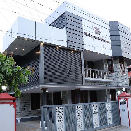 Malpans Mansion Hotel Nedumbassery Ngoại thất bức ảnh