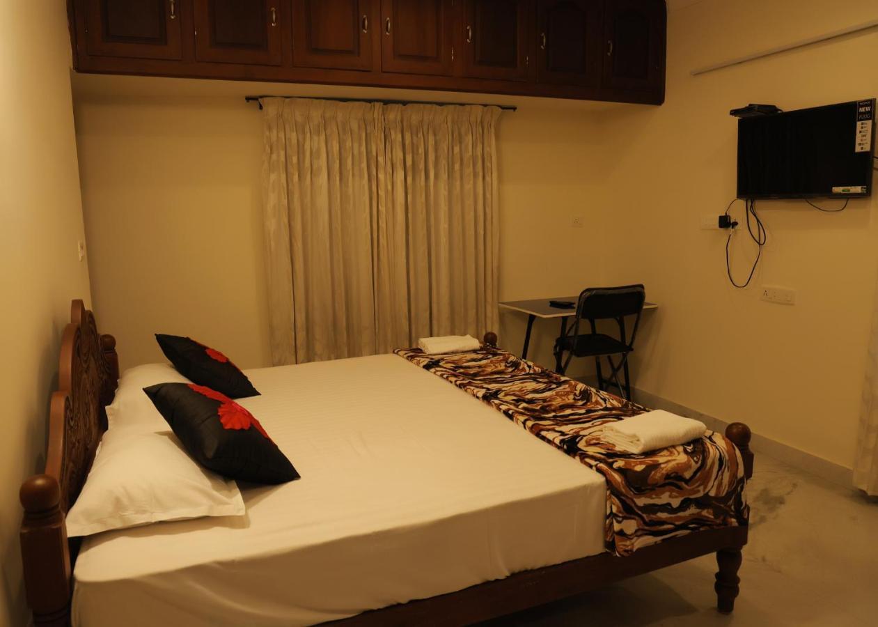 Malpans Mansion Hotel Nedumbassery Ngoại thất bức ảnh